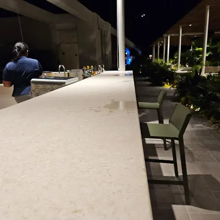 Apartamento Con Jacuzzi Privado, Vista Al Mar, Sector Exclusivo * Cartagena