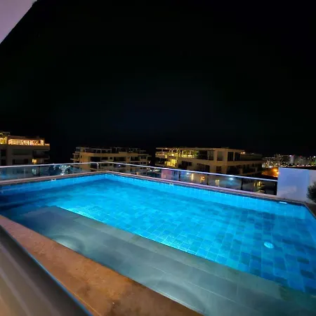 Apartamento Con Jacuzzi Privado, Vista Al Mar, Sector Exclusivo