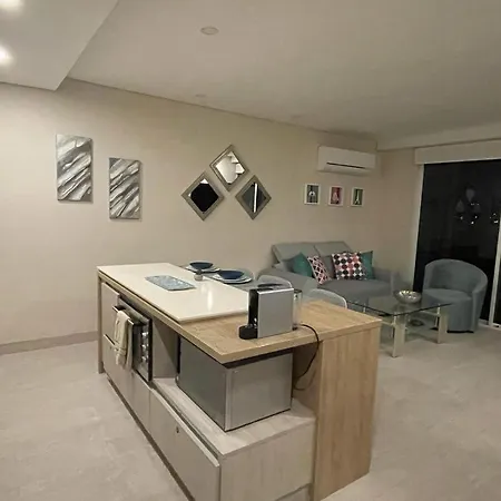 Apartamento Con Jacuzzi Privado, Vista Al Mar, Sector Exclusivo *