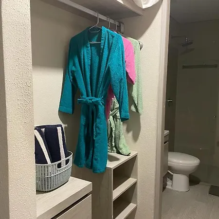 Apartamento Con Jacuzzi Privado, Vista Al Mar, Sector Exclusivo