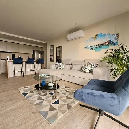 Apartamento Con Jacuzzi Privado, Vista Al Mar, Sector Exclusivo * Cartagena