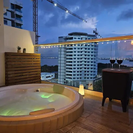 Apartamento Con Jacuzzi Privado, Vista Al Mar, Sector Exclusivo Apartamento