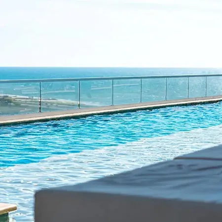Apartamento Con Jacuzzi Privado, Vista Al Mar, Sector Exclusivo *